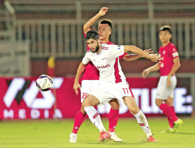 LS V-League 2021 đang sôi động thì phải tạm dừng dài hạn vì dịch COVID-19. Ảnh: Anh Tú