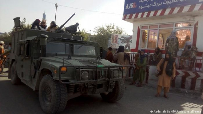 Trong vòng chưa đầy một tuần trở lại đây, Taliban đã chiếm 10 thủ phủ ở các tỉnh. Ảnh: AP