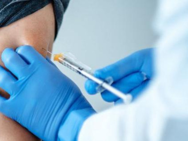 Sức khỏe đời sống - Người lớn tuổi tiêm vắc-xin COVID-19 giảm nguy cơ nhập viện