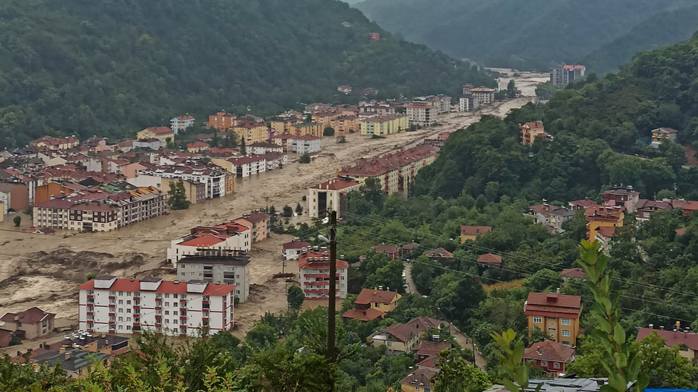 Thổ Nhĩ Kỳ trải qua lũ lụt tồi tệ ở các tỉnh phía bắc.