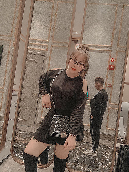 Thanh Trà có gương mặt xinh đẹp tựa búp bê