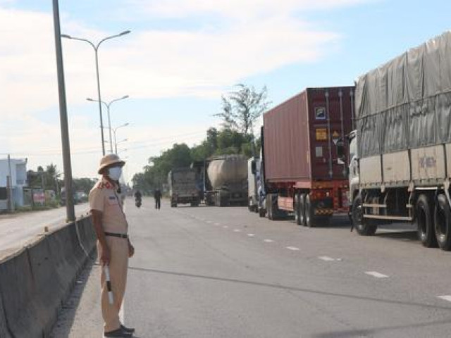 Tin tức trong ngày - Quảng Nam thông tin về văn bản cho Bí thư Tam Kỳ chở con ra Hà Nội sang Mỹ du học