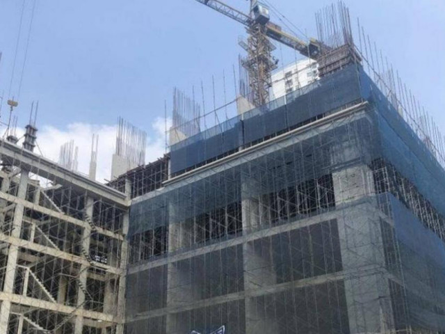 Kinh doanh - Nhiều vợ chồng trẻ lo bị ngân hàng "siết nhà" vì không đủ tiền trả góp