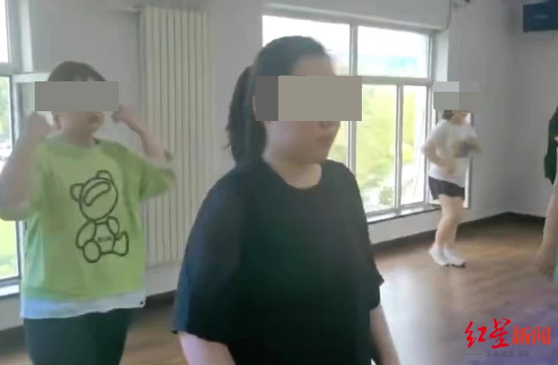 Cô gái Trung Quốc 20 tuổi mới qua đời trong trại giảm cân.