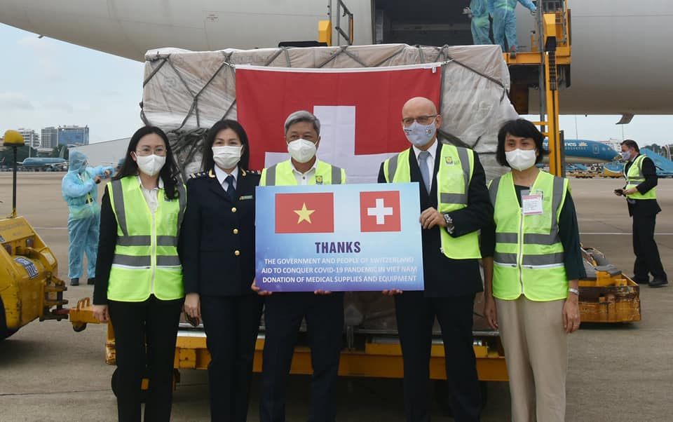Thứ trưởng Nguyễn Trường Sơn đã gửi lời cảm ơn đến Chính phủ và nhân dân Thụy Sĩ.&nbsp;