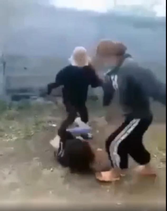  Hình ảnh N.H bị đánh đập thô bạo được cắt từ clip 