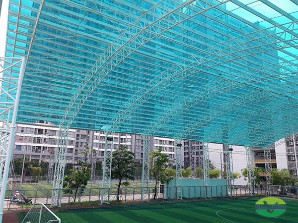 Tấm lợp Polycarbonate được sử dụng rộng rãi nhờ chất lượng và thẩm mỹ cao.