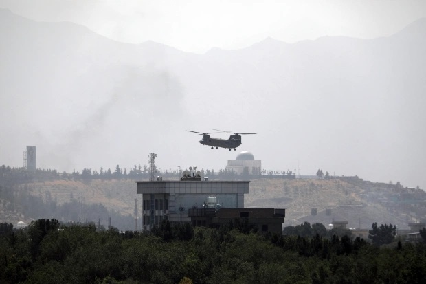Trực thăng xuất hiện tai Đại sứ quán Mỹ ở thủ đô Kabul, Afghanistan.
