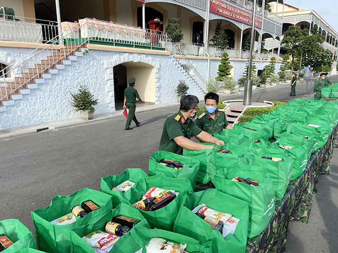 TP.HCM hỗ trợ tiền trọ, lương thực cho sinh viên, người lao động khó khăn trong tháng 8 và 9 (ảnh minh họa)