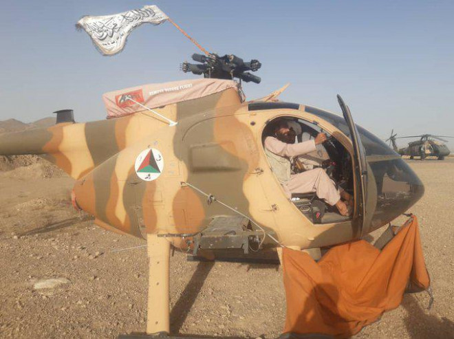 Taliban thu giữ trực thăng tấn công hạng nhẹ MD 530F ở tỉnh Ghazni. Ảnh: Twitter