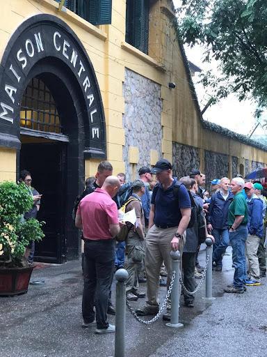 Nhà tù Hỏa Lò tấp nập khách tham quan thời tiền COVID-19 Áp dụng công nghệ để hút khách