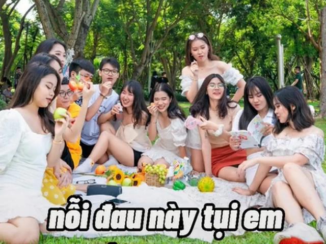 Giáo dục - du học - Chi tiền triệu thuê studio chụp kỷ yếu, lớp học ở TP.HCM "khóc ròng" khi nhận thành phẩm trên tay