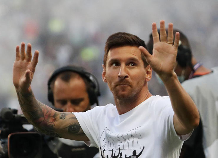 Messi nhận được sự chào đón nồng nhiệt của đông đảo CĐV PSG trước trận đấu của CLB này gặp Strasbourg cuối tuần qua ở vòng 2 Ligue 1