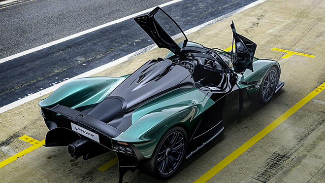 Siêu phẩm Aston Martin Valkyrie mui trần ra mắt toàn cầu - 5