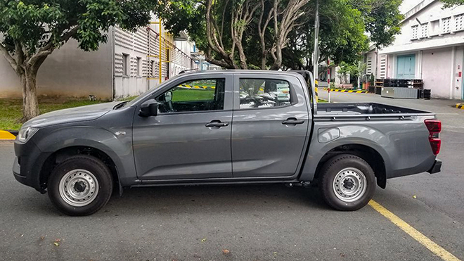 Ảnh thực tế xe bán tải Isuzu Dmax có giá bán chưa đến 500 triệu đồng - 4