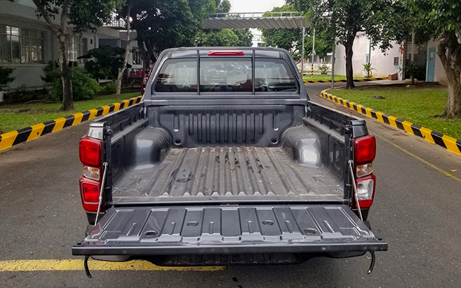 Ảnh thực tế xe bán tải Isuzu Dmax có giá bán chưa đến 500 triệu đồng - 6