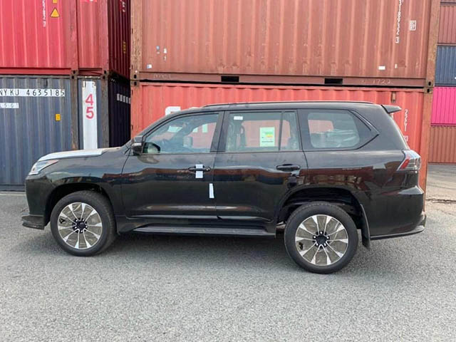 Ô tô - Lexus LX570 Black Edition 2021 đầu tiên về Việt Nam, giá gần 10 tỷ đồng