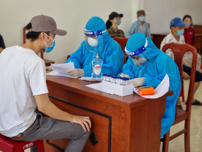 Xét nghiệm đại diện hộ gia đình trên địa bàn phường Hòa An, quận Cẩm Lệ, TP Đà Nẵng