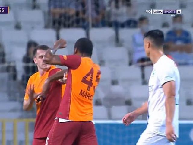 Bóng đá - Sốc bóng đá Thổ Nhĩ Kỳ: Cầu thủ đấm đồng đội ngay trên sân, dễ bị cấm 10 trận