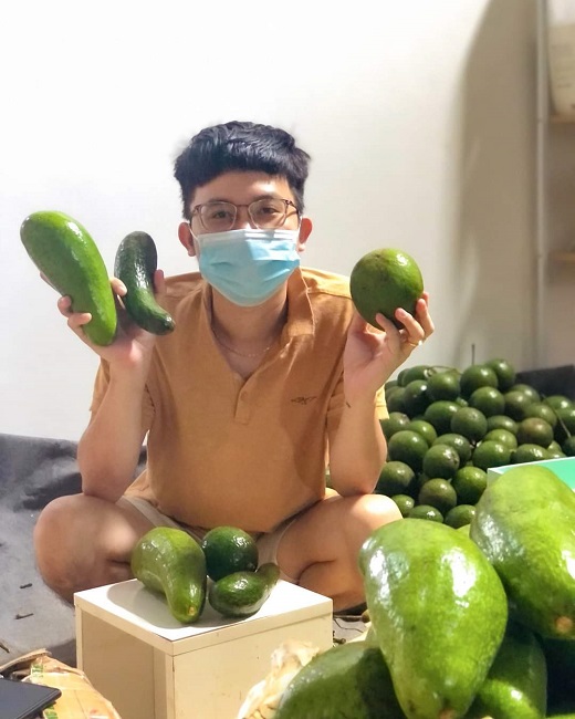 Anh là người trực tiếp bán hàng.