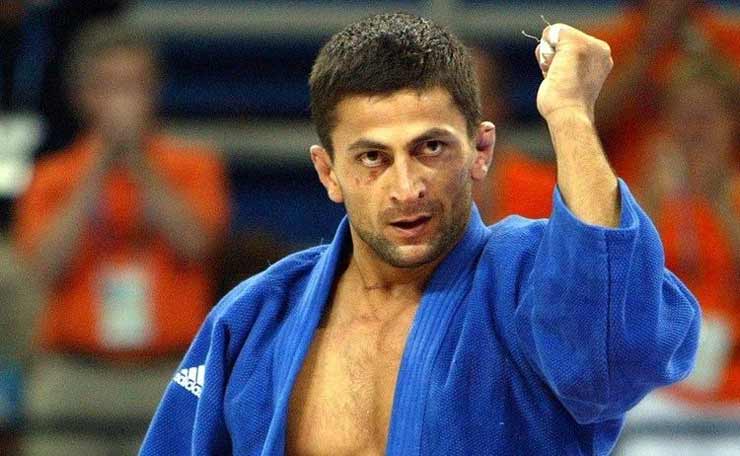 Zurab Zviadauri, võ sỹ Judo từng giành huy chương vàng Olympic và cựu Nghị sỹ Quốc hội Georgia vừa bị bắt giữ hôm 17/8 vì nghi án giết 3 người