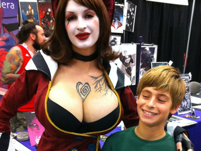 Tranh vui - Khoảnh khắc hài hước khó đỡ khiến cho bao người "cười quên thở"