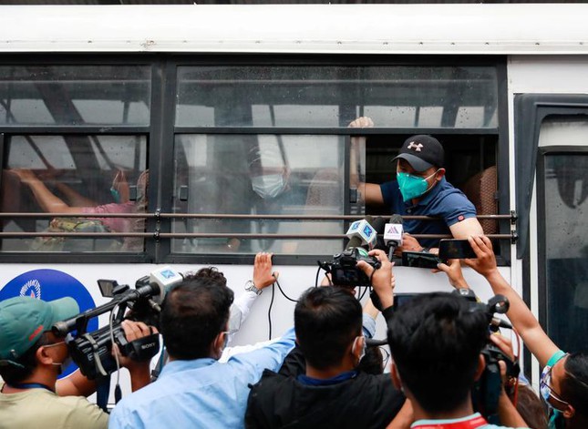 Toàn cảnh cuộc tháo chạy khỏi Kabul khi Afghanistan thảm bại dưới tay Taliban - 7