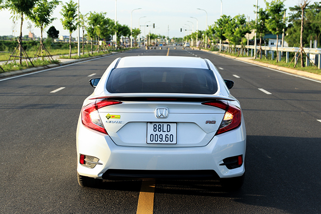 Giá xe Honda Civic lăn bánh tháng 8/2021 - 8