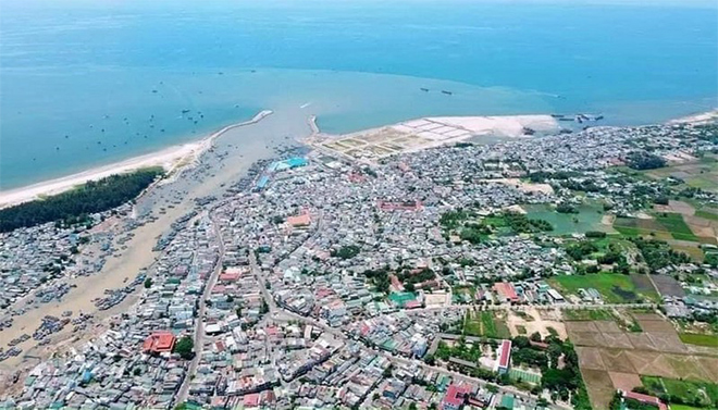 La Gi có vị trí trung tâm của một trong những cung đường biển đẹp và lớn nhất Việt Nam