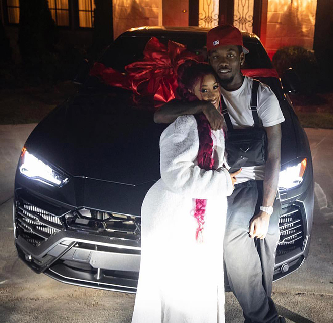 Nữ rapper sở hữu bộ sưu tập siêu xe cả triệu USD chỉ để chụp ảnh - 6
