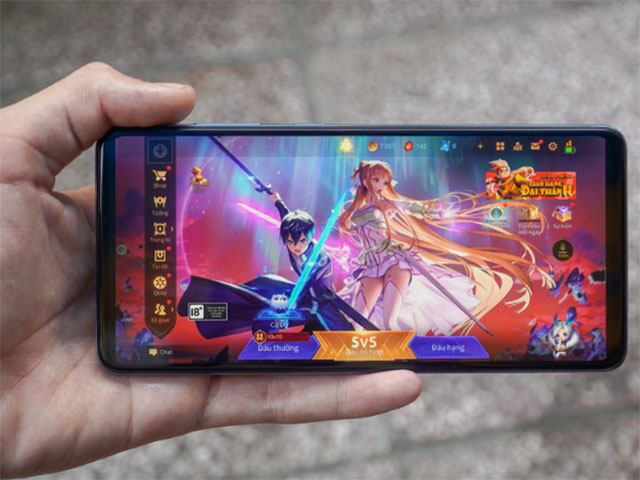 Thời trang Hi-tech - Loạt smartphone màn hình to, xem phim “đã” mắt, giá tầm trung