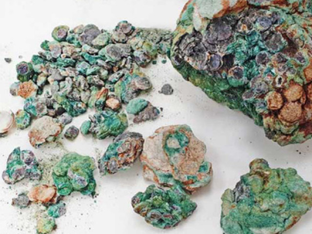 Du lịch - Cắm trại, nhặt được... 6 kg kho báu từ "tàu ma" thế kỷ thứ 4