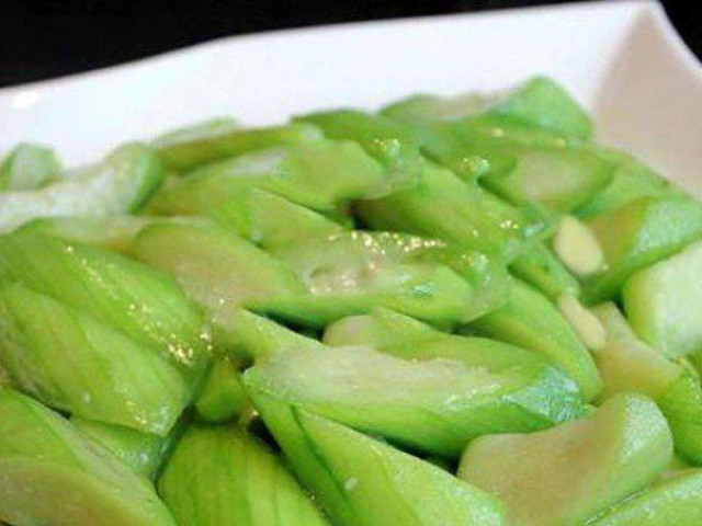 Ẩm thực - Xào mướp hay bị thâm đen, thêm bước này đảm bảo mướp vừa xanh lại giòn