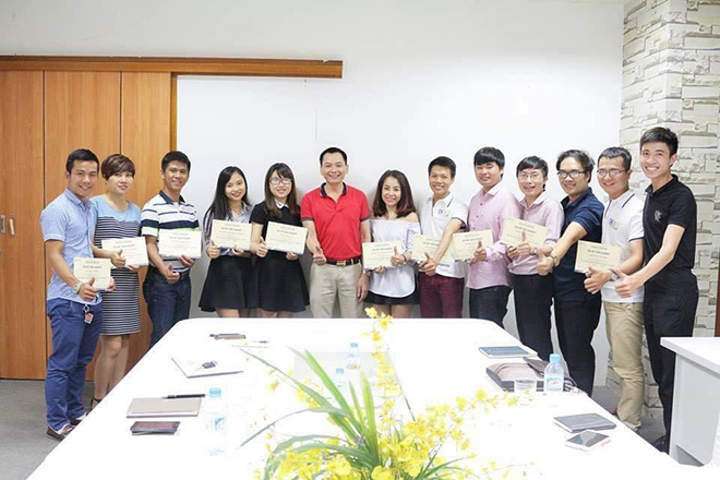 Quỳnh là học viên nhỏ tuổi nhất lớp Kinh doanh của Thầy Ngô Minh Tuấn