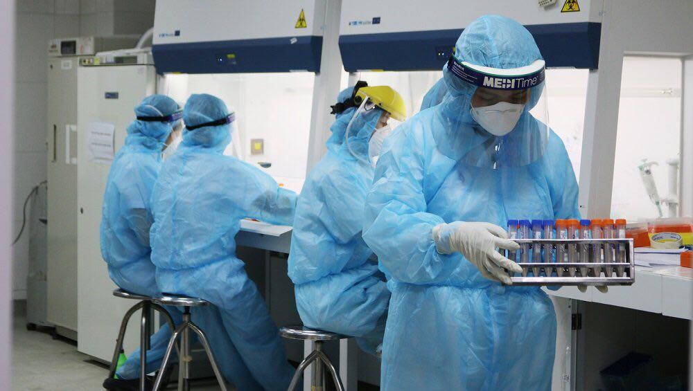 CDC Hà Nội xét nghiệm sàng lọc. Ảnh: Ngọc Nga