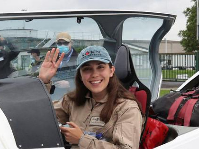 Bạn trẻ - Cuộc sống - Nữ phi công 19 tuổi một mình bay vòng quanh thế giới
