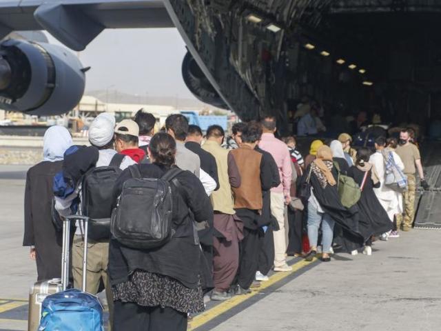 Thế giới - Rộ tin công dân Mỹ rời Afghanistan phải trả “phí hồi hương 2.000 USD”