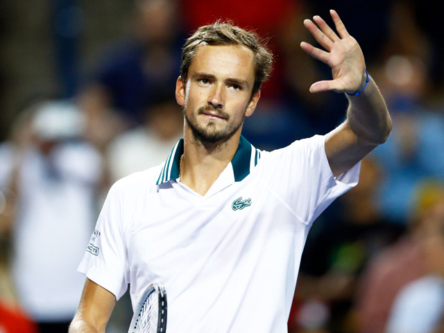 Thể thao - Trực tiếp tennis Cincinnati Open ngày 4: Tsitsipas lội ngược dòng trước Sonego, Medvedev thắng dễ