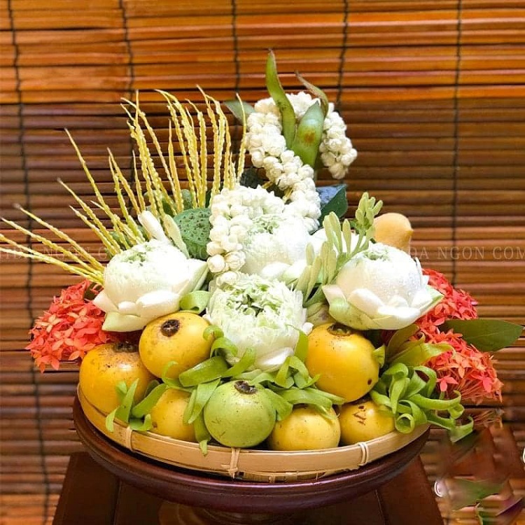 Một mẹt hoa quả khác được bán với giá 500.000 đồng.