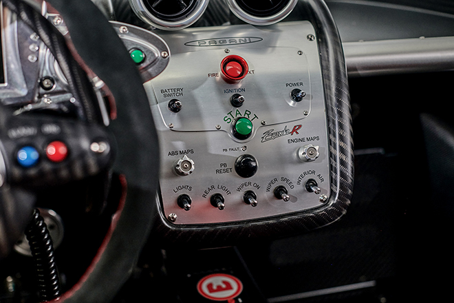 Siêu xe tốc độ Pagani Zonda R Evolution chạy lướt chuẩn bị bán đấu giá - 16