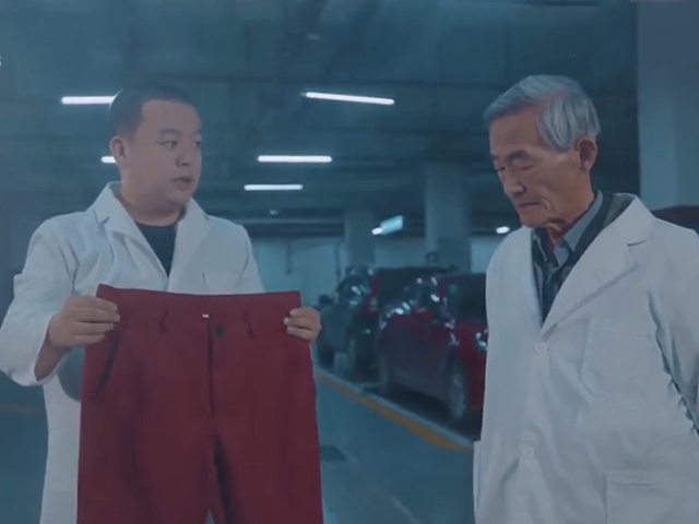 Cười 24H - Sở hữu chiếc quần may mắn nhưng chàng trai lại không hề may mắn