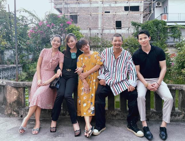 Hương Vị Tình Thân: Nam lên đời diện toàn đồ hiệu, liệu style có thăng hạng tương ứng? - 7