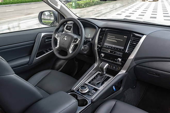 Giá xe Mitsubishi Pajero Sport tháng 8/2021, ưu đãi 50% phí trước bạ - 8