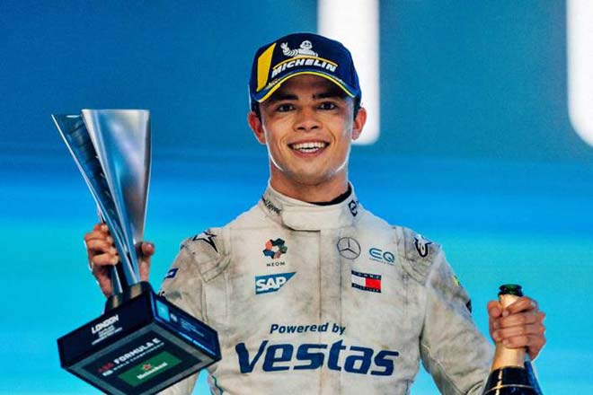 Nyck de Vries cùng Mercedes đăng quang chức vô địch Formula E 2021