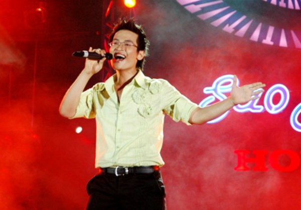 Hà Anh Tuấn từ thời tham gia cuộc thi Sao Mai Điểm Hẹn 2006.