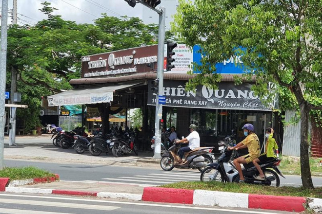 Một quán cà phê ở Bạc Liêu thời điểm trước giãn cách xã hội. Ảnh:TRẦN VŨ
