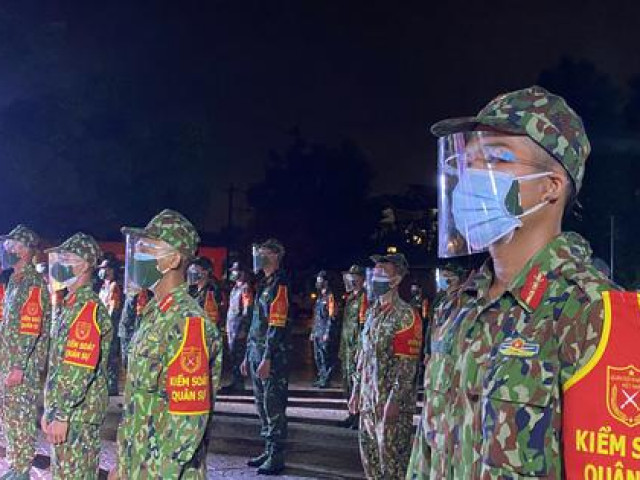 Tin tức trong ngày - TP Thủ Đức: Lễ xuất quân dưới mưa của 932 chiến sĩ tham gia phòng chống Covid-19