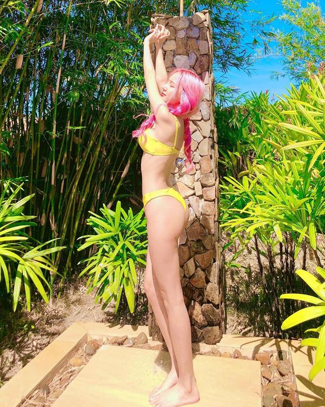 Loạt hình ảnh gây bất ngờ của Chi Pu, Vũ Ngọc Anh - 8