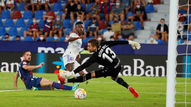 Vinicius lập cú đúp để giúp Real Madrid thoát thua bẽ mặt trên sân của Levante ở vòng 2 La Liga