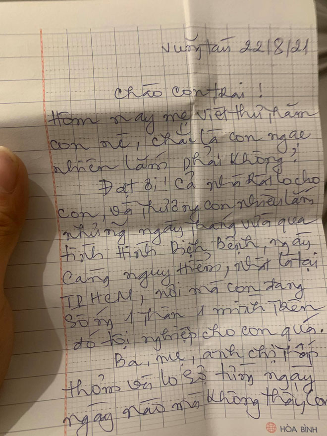 Bức thư của mẹ khiến Đạt khóc nức nở.